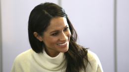 Герцогиня Скандальная: Меган Маркл посмеялась над упавшей моделью на Неделе моды