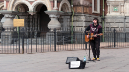 Музыкальная война в Петербурге: уличные артисты мешают будущим Моцартам