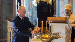 Владимир Путин посетил Петропавловский собор в Петербурге