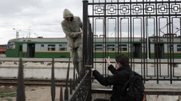 «Вводили в заблуждение»: очевидец о том, почему пропавшего школьника-зацепера не искали родные