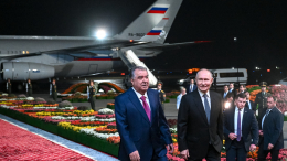 Владимир Путин прилетел в Душанбе