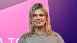 «Вышел сухим из воды»: Гуров рассказал о съемках клипа на песню «Ты — мое все»