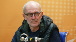 «Вход — рубль, выход — 10»: Гордон рассказал, почему не отказывается от паспорта США