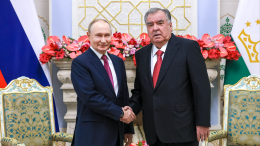 Рахмон назвал уровень отношений РФ и Таджикистана высоким на встрече с Путиным