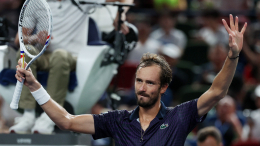 Пьяная фанатка сорвала матч Медведева на турнире в Шанхае