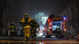 Один человек погиб и двое пострадали при пожаре в пятиэтажке под Красноярском