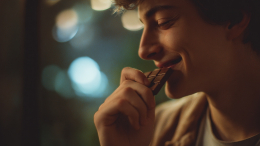 Сладкое лекарство: как шоколад помогает справиться с осенней хандрой