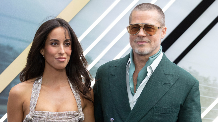 Актер Брэд Питт и Инес де Рамон начали жить вместе