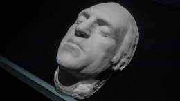 В Монако выставят на аукцион посмертную маску Владимира Высоцкого