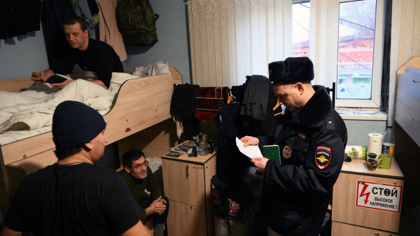 Сколько мигрантов выдворили из России в 2025 году