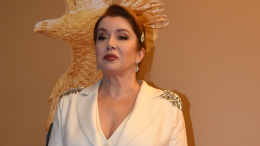 «Дырку заклеят пластырем»: Вера Сотникова серьезно пострадала от рук косметолога