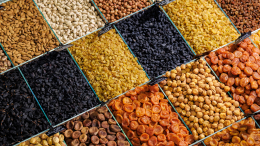 Кусочек торта или горсть кураги? В чем вред и польза сухофруктов