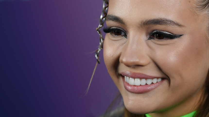 Новая прическа Вали Карнавал