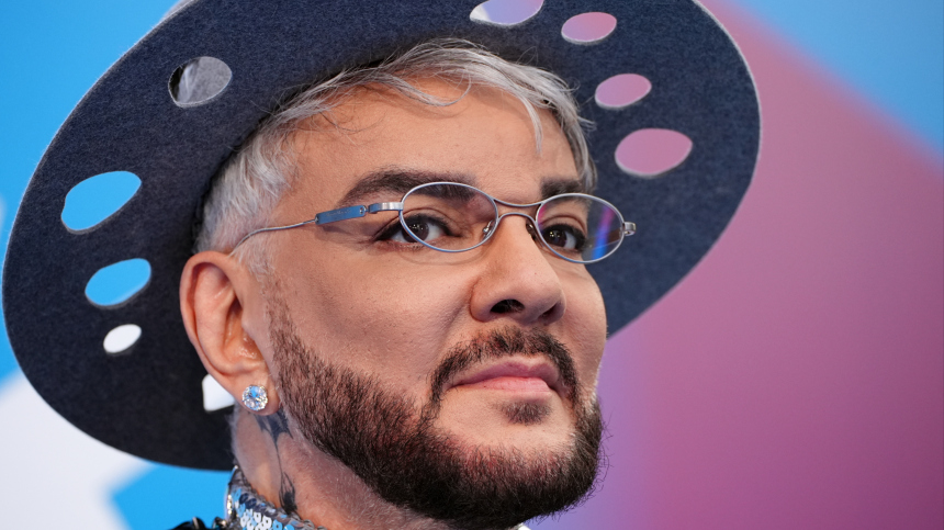 Охранник, которого толкнул Киркоров, подал на певца в суд