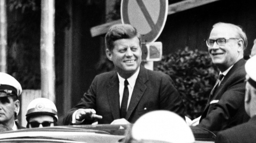 Какие документы посол РФ передал конгрессвумен в США