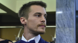 «Далеко, как до Китая»: Иван Янковский о постоянных сравнениях с дедом