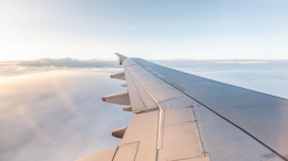 От пожаров на борту до посадки на воду: пилот самолета развеял страхи пассажиров