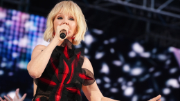 Трек «Исцелю» певицы Валерии номинировали на музыкальную премию «Грэмми»