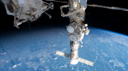Российские космонавты завершили работы по установке аппаратуры на поверхности МКС