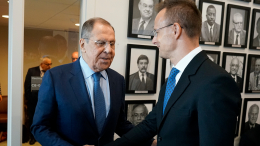 Лавров и Сийярто продолжат работу по саммиту РФ и США в Будапеште