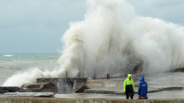 Штормовое предупреждение объявлено на территории Сочи