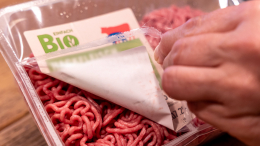 От искусственной кожи до фальшивого мяса: кто и как наживается на эко-повестке