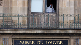 «Работали профессионалы»: владелец галереи в Париже о краже из Лувра