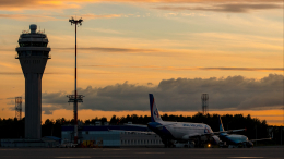 Аэропорт Пулково приостановил работу из-за выкатившегося за пределы ВПП самолета