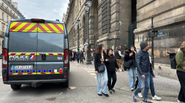 Под носом у охраны и туристов: как воры обчистили Лувр в лучших традициях кино за 4 минуты