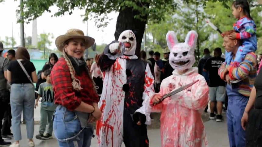Шествие зомби прошло в Чили