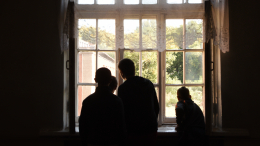 В Петербурге восьмиклассница выпала из окна школы во время урока