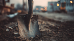 Женщина закопала пережившую Холокост мать во дворе ради ее пенсии