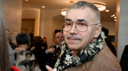 «Помогает»: Садальский призвал носить шапочки из фольги метеозависимым