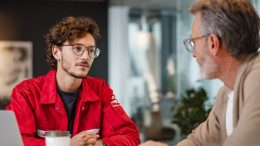 Генерация шуток через чат-бот: зумеры боятся говорить с коллегами без помощи ИИ