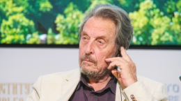 Отца Илона Маска встретили чак-чаком в Казани