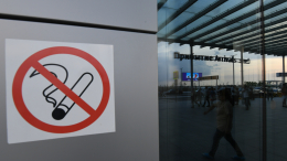 Может обернуться увольнением? Какое наказание ждет за частые перекуры на работе