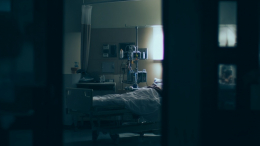 «Он был очень напуган»: медсестра увидела Смерть у кровати пациента в США