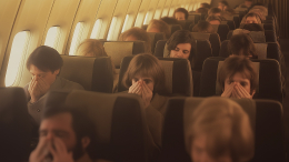 Самолет вернулся в аэропорт из-за запаха испорченной еды одного из пассажиров