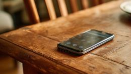 В Бразилии отец избил учительницу дочери из-за телефона