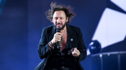 «Пускай делают»: Стас Михайлов высказался о продавцах ростовых кукол с его лицом