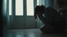 Пожилая пара пять лет держала женщину в плену и кормила ее моющим средством