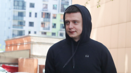 Кричал и вырывался: годовалому малышу набили тату Mellstroy ради квартиры