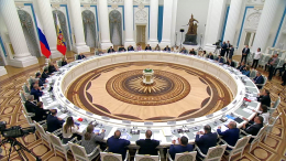 Отношение к матери — сакрально: главные заявления Путина на Совете по демографии