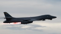 Трамп опроверг отправление к границе с Венесуэлой бомбардировщиков B-1