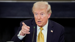 Трамп призвал подождать полгода для оценки эффекта санкций против России