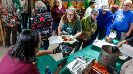 Шатдаун в США привел к очередям за бесплатной едой