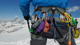 Россияне застряли на высоте 7460 метров на горе Манаслу в Непале