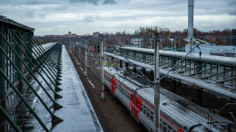 Крыша надземной парковки обвалилась на Ладожском вокзале в Петербурге