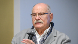 «Это взгляд на жизнь в другом ритме»: за что Михалков ценит общение с молодежью