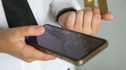 Опасные сети: за год число детей, обманутых кибермошенниками, выросло на 120%